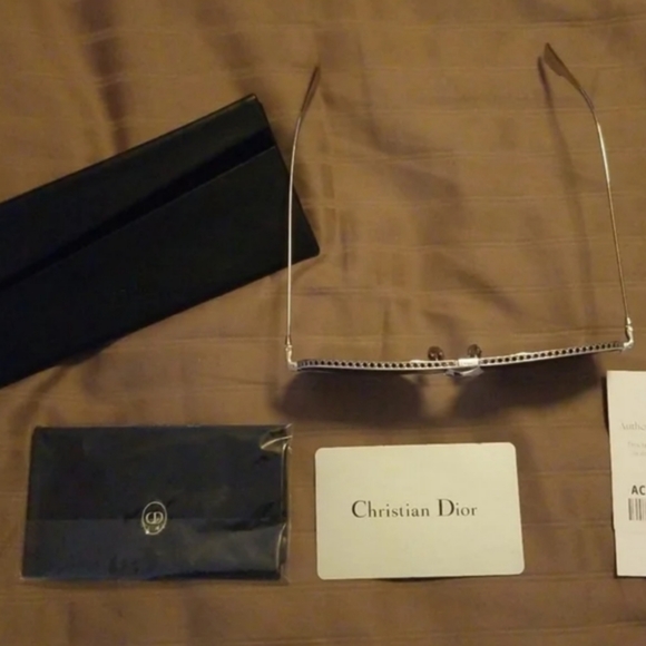 Christian Dior Sunglasses - Picture 3 of 4